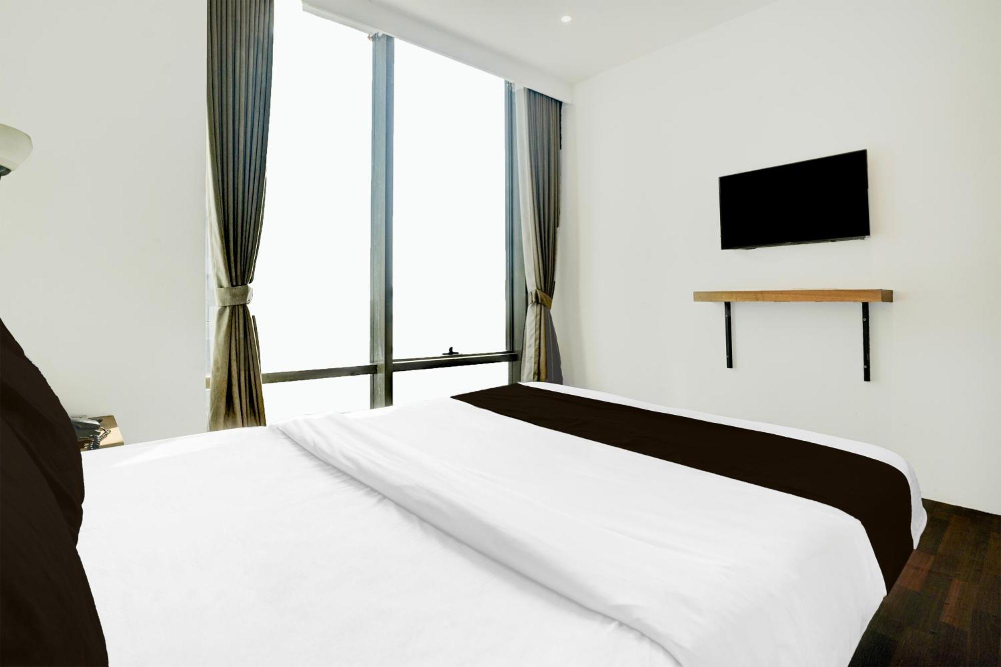 Turambhe Super Townhouse Pbg Mall Vashi מראה חיצוני תמונה