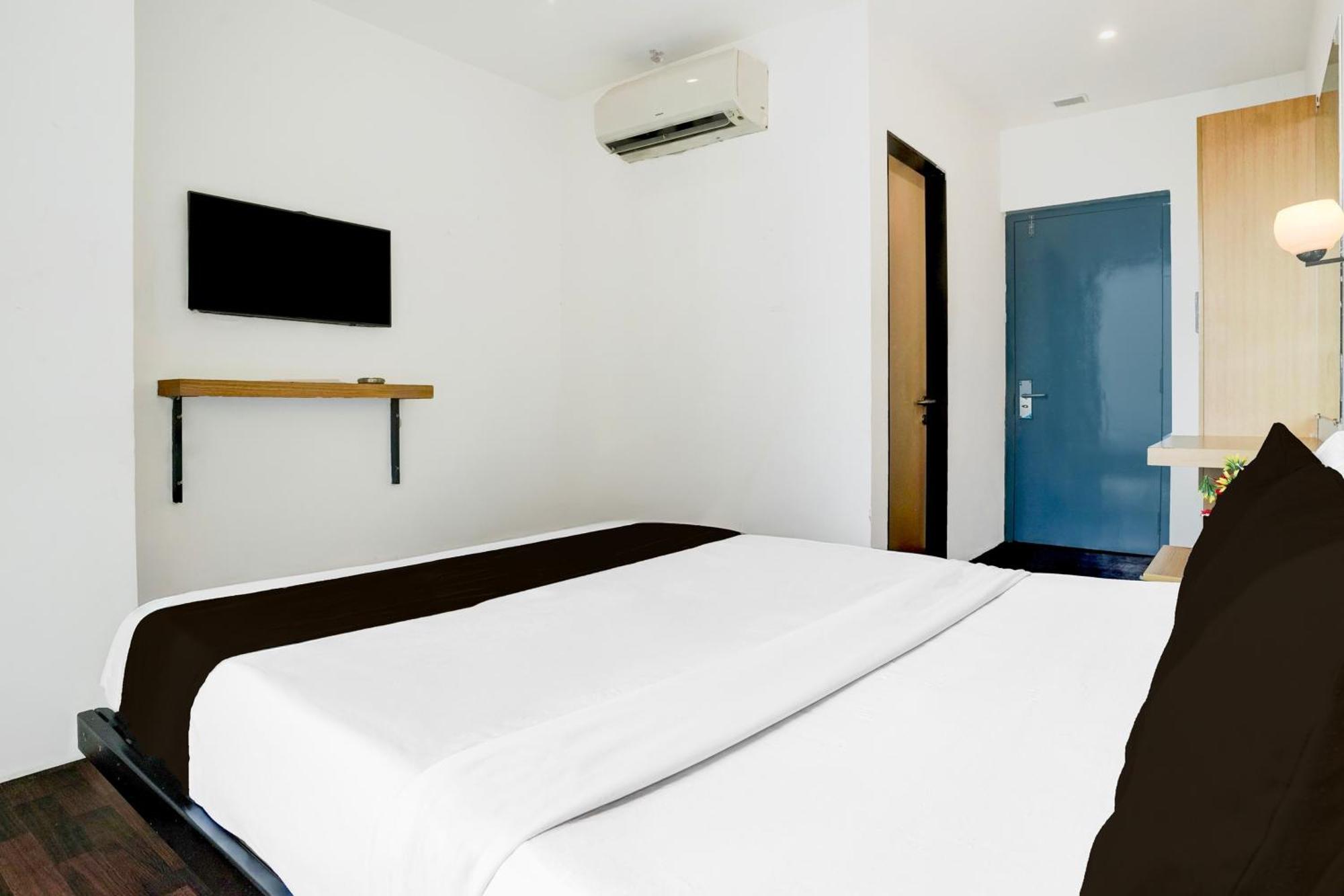 Turambhe Super Townhouse Pbg Mall Vashi מראה חיצוני תמונה