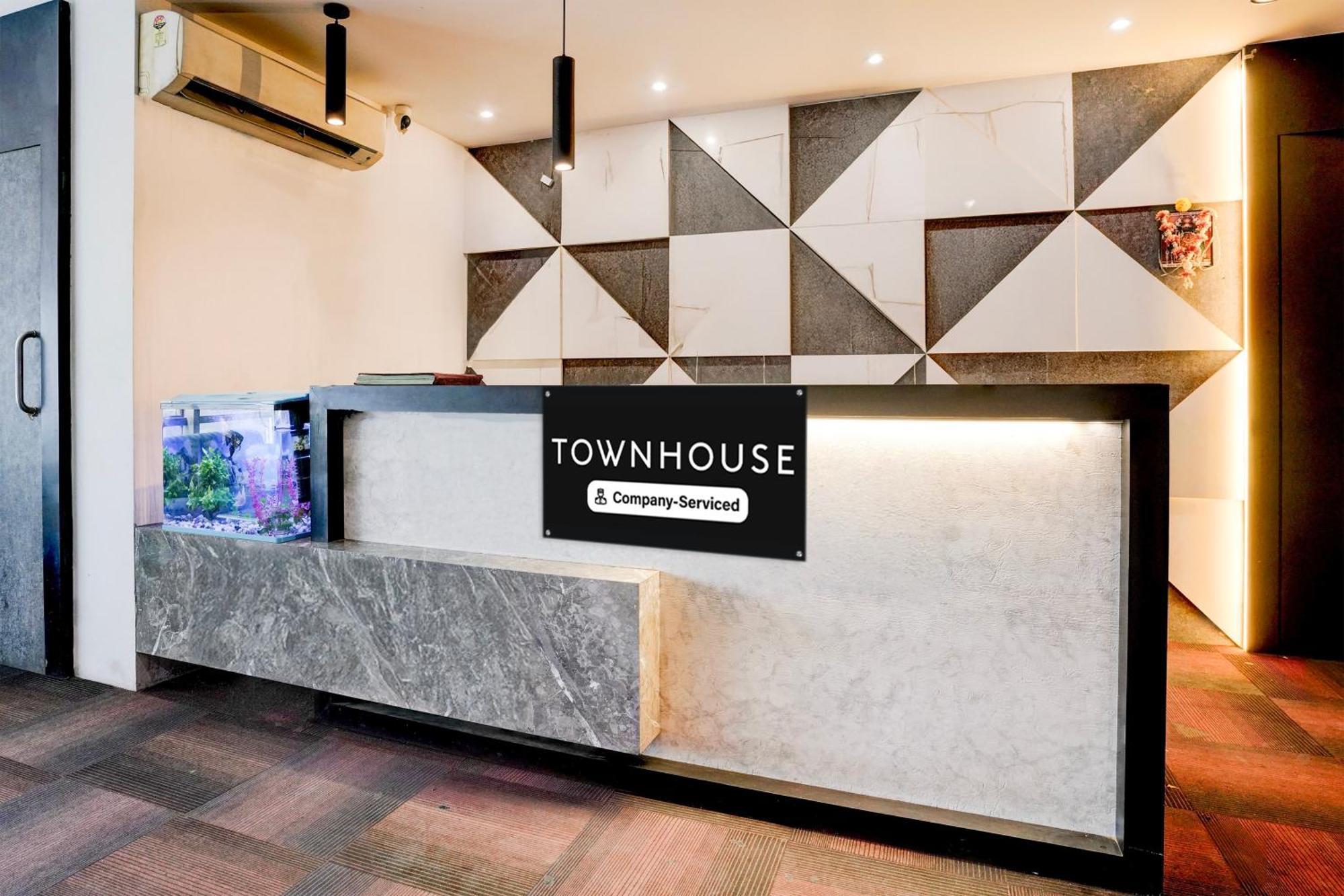 Turambhe Super Townhouse Pbg Mall Vashi מראה חיצוני תמונה