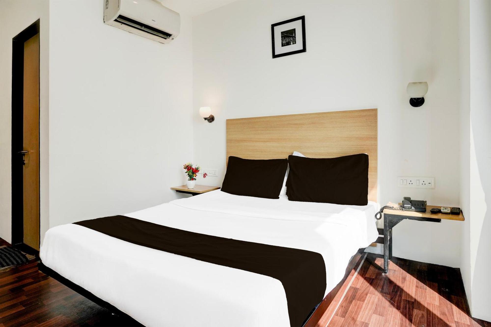 Turambhe Super Townhouse Pbg Mall Vashi מראה חיצוני תמונה